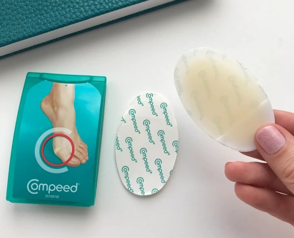 Компид (Compeed) пластырь от влажных мозолей, сухих, герпеса, натоптышей. Инструкция, виды, цена
